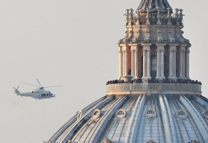 Dos papas conviven en el Vaticano por primera vez en la historia