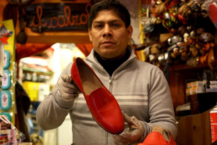 Antonio Arellano: el artesano peruano que fabrica los zapatos rojos del papa (FOTOS)