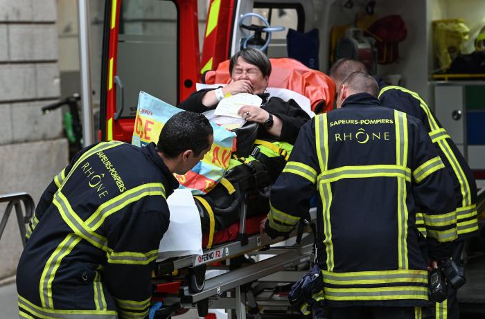 Una explosión deja al menos 13 heridos en el centro de Lyon