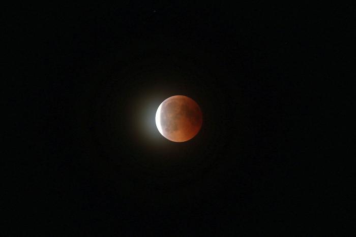 Cómo ver el eclipse penumbral de la Luna del viernes 5 de junio