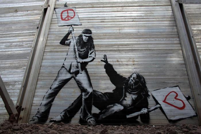 El mural navideño de Banksy que remueve conciencias sobre las personas sin hogar