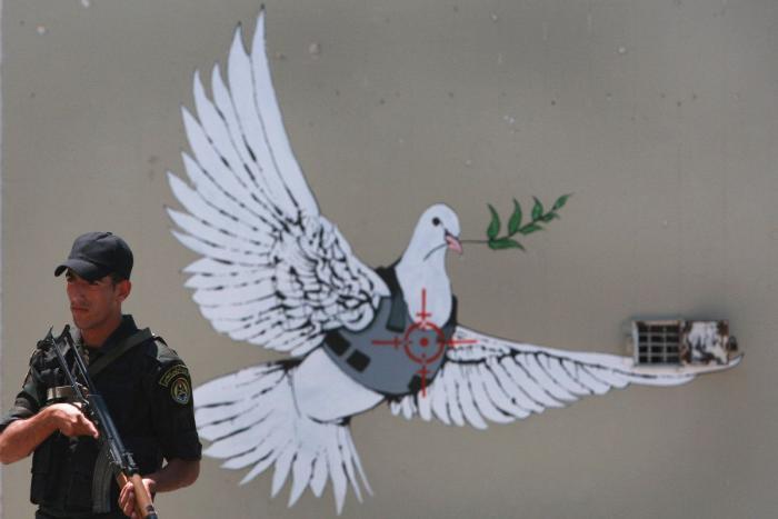 Las obras de Banksy llegan a España en la primera muestra dedicada al artista