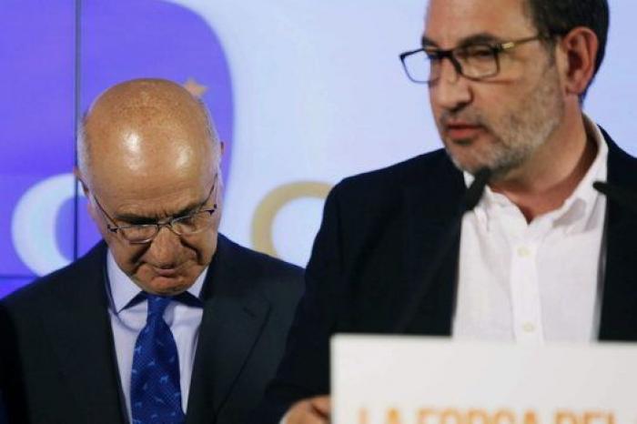 Rajoy le regala a Puigdemont un ejemplar de 'El Quijote'
