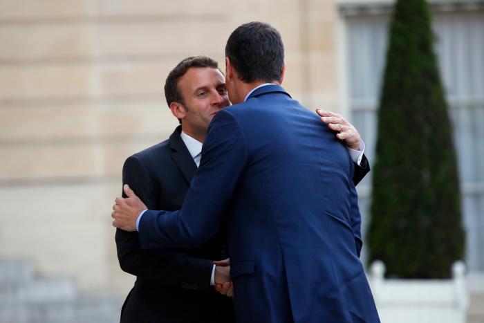 Macron invita a Sánchez a la reunión del G-7