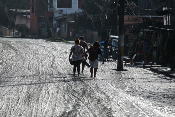 Las impresionantes imágenes del volcán Taal, que está poniendo en riesgo a la población de Filipinas