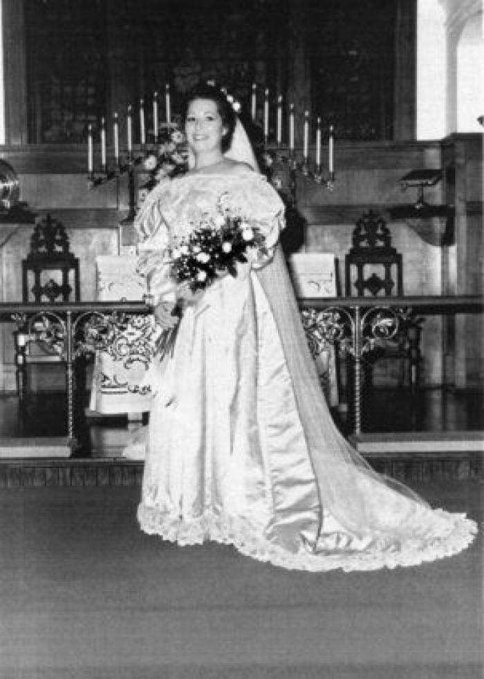 Todo el mundo ha visto este vestido de novia de 120 años de antigüedad, excepto una persona
