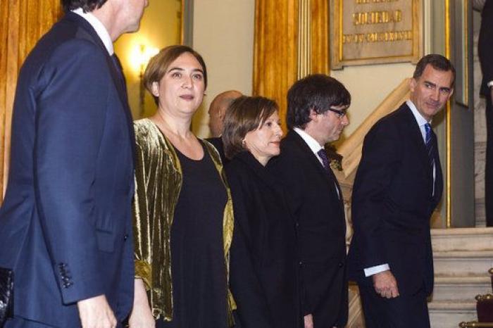 El rey y el president Puigdemont se encuentran por primera vez