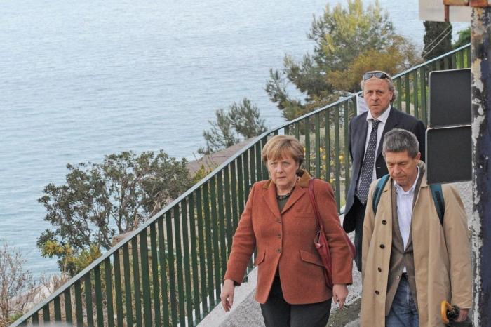 Merkel, de vacaciones en la isla sureña italiana de Ischia junto a su marido (FOTOS)
