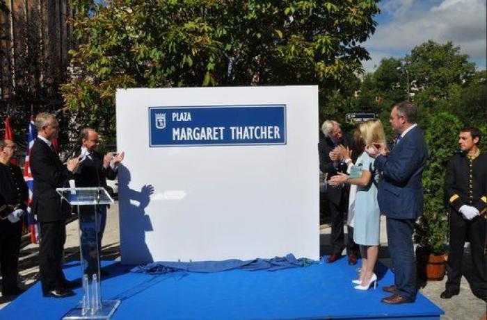 Los fans del Liverpool 'rebautizan' la plaza Margaret Thatcher y la foto se hace viral