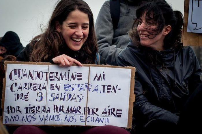 Centenares de jóvenes españoles denuncian en países de todo el mundo su 