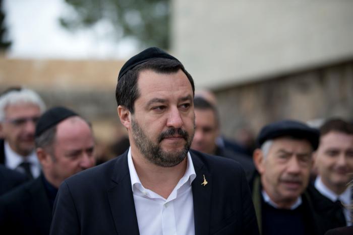 La última de Salvini: llama al telefonillo de una familia tunecina y pregunta si “trapichean con droga”