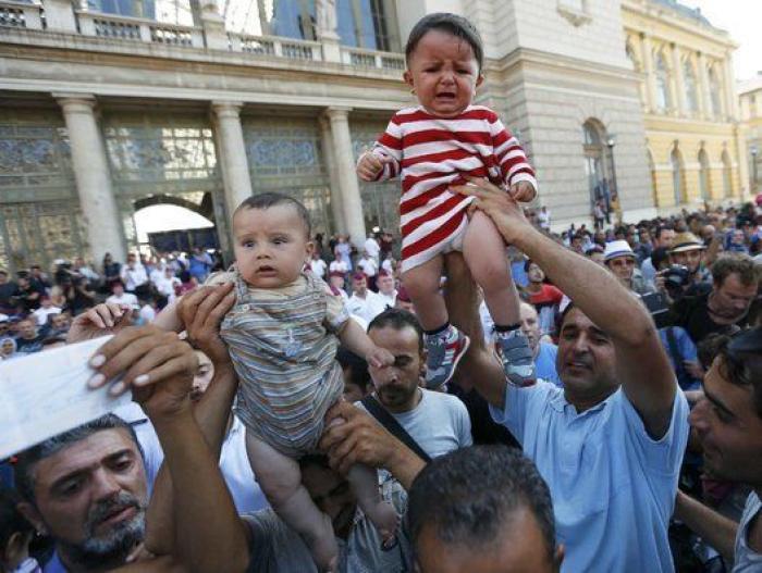 Hungría aprueba penas de cárcel de hasta tres años contra los migrantes