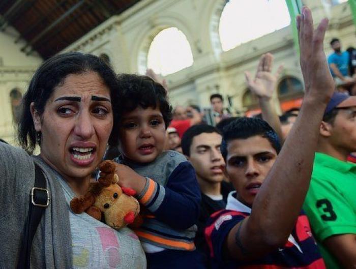 Hungría cierra la estación de trenes de Budapest, centro del movimiento migratorio de los refugiados