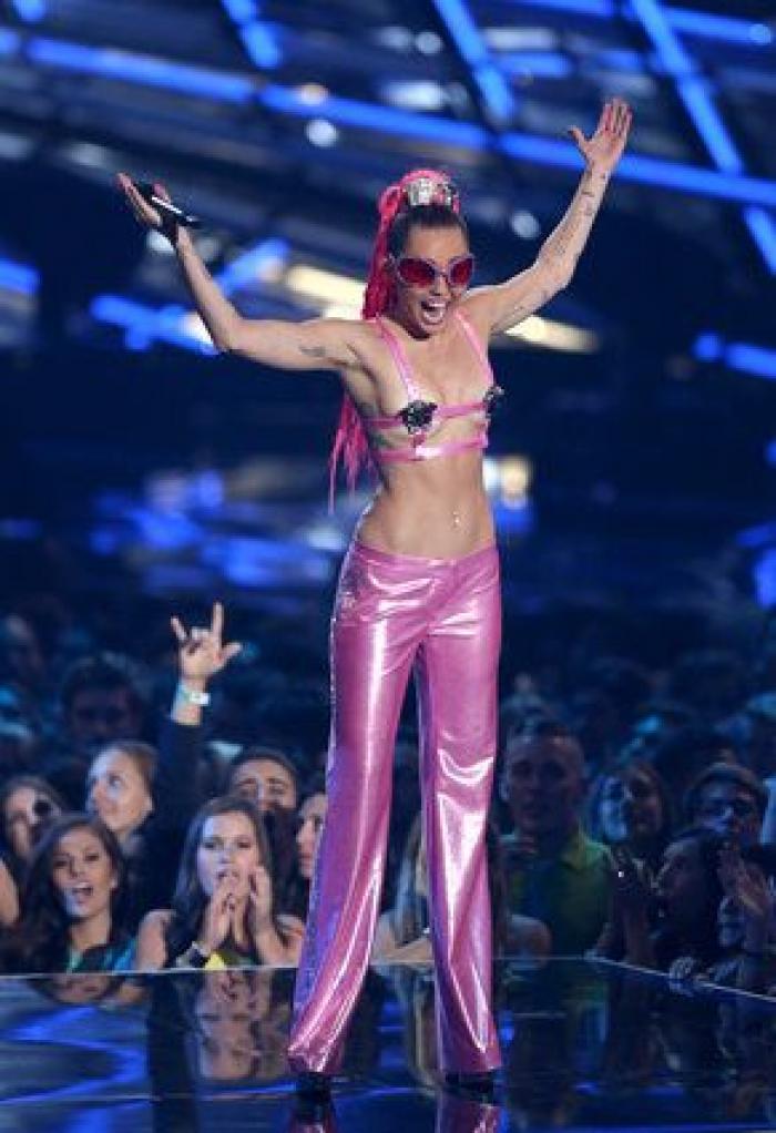 Los no-vestidos de Miley Cyrus en los MTV Video Music Awards 2015 (FOTOS)