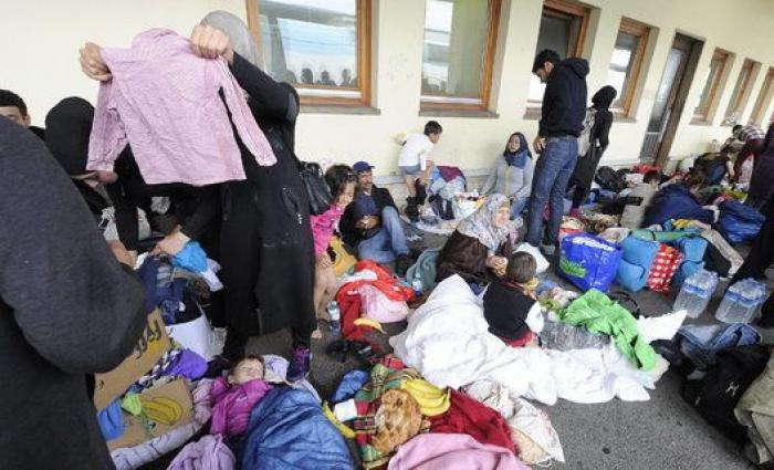 Viena recibe con aplausos a los refugiados llegados desde Hungría