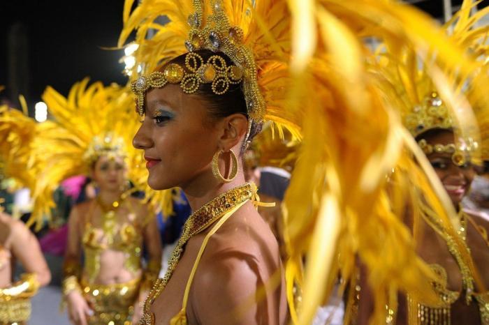 Disfraces 2013: Brasil se entrega de lleno a su multitudinario carnaval (FOTOS)