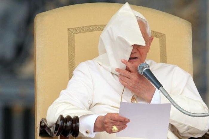 La Iglesia crítica con la jerarquía: "La renuncia es una buena noticia porque Benedicto XVI acaparó el poder"