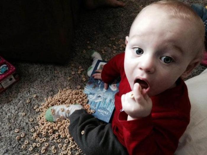 27 fotos que resumen de un vistazo lo que es la vida con bebés