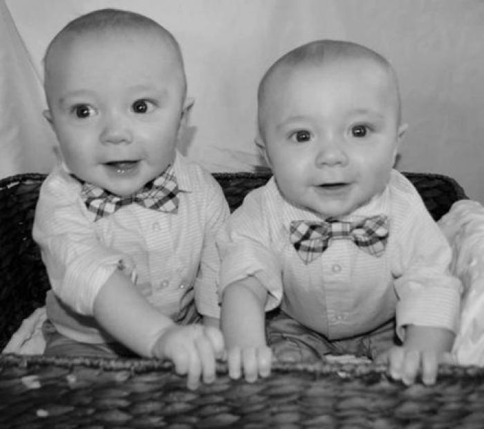 Estas 45 fotos demuestran por qué los hermanos gemelos tienen una relación tan especial