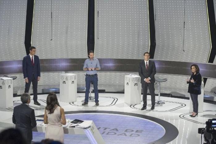 Aplauso generalizado al 'Telediario' de TVE por cómo ha informado sobre la polémica por el debate