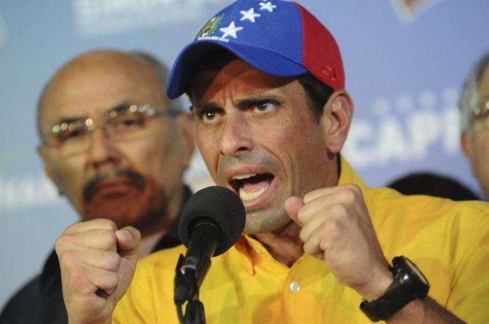 Capriles desconvoca las protestas contra Maduro tras la muerte de siete personas