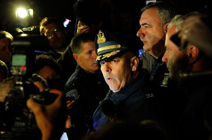 Capturado vivo en un barco en el partio de una casa Dzhokhar Tsarnaev, el sospechoso huido del atentado de Boston
