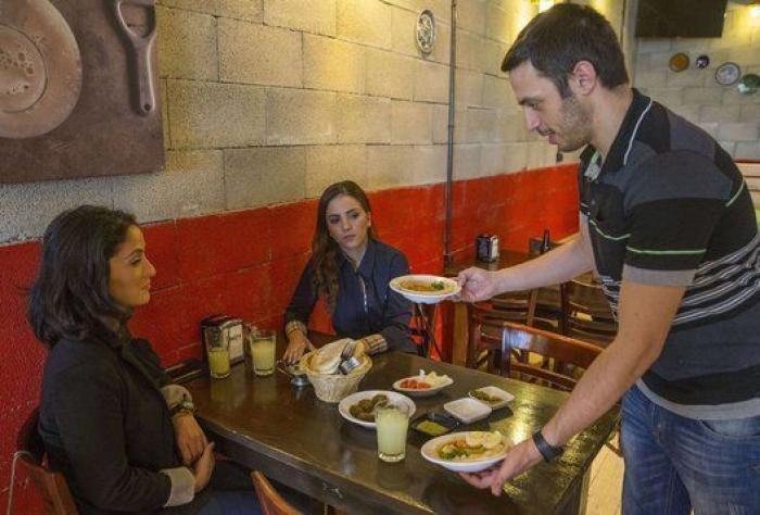 Un restaurante israelí ofrece descuentos a israelíes y palestinos que coman juntos