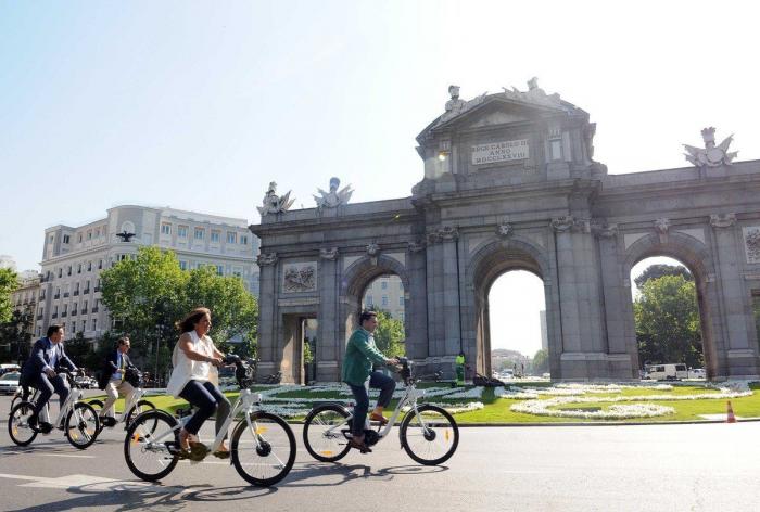 BiciMad: el servicio público de alquiler de bicis arranca con problemas