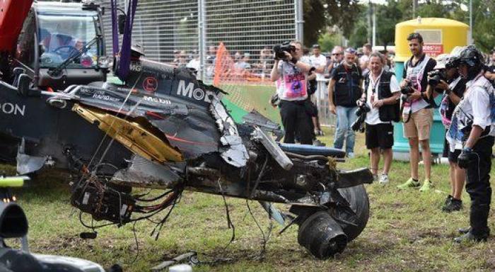 Alonso, fuera del GP de Australia tras un espectacular accidente