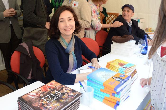 26 ¿escritores? posando con sus libros en Sant Jordi (FOTOS)