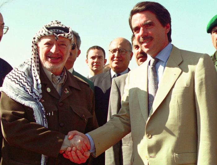 Sánchez reclama a Aznar que pida perdón por la guerra de Irak