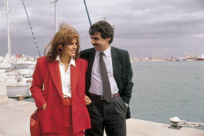 Aznar ve "devastadora" la mesa de diálogo y González la tacha de "performance" ante las elecciones catalanas
