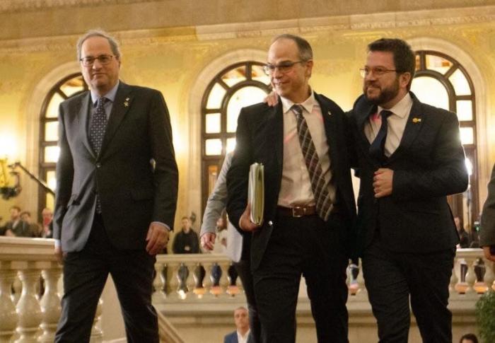 Los diputados del Parlamento de Cataluña alucinan ante esta intervención: nada tiene que ver con política