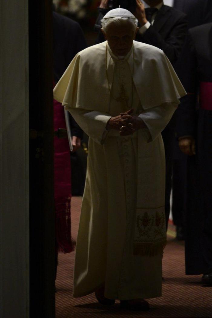 Una imagen retocada de Benedicto XVI maquillado levanta una polémica