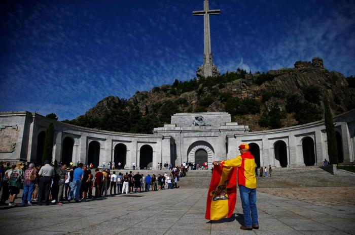 La ARMH denuncia que los benedictinos del Valle de los Caídos están de ilegales desde octubre