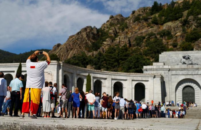 La ARMH denuncia que los benedictinos del Valle de los Caídos están de ilegales desde octubre