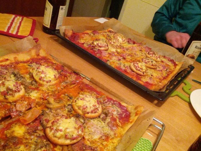 Para ratoncillos: crean una pizza en Berlín con 111 tipos de queso