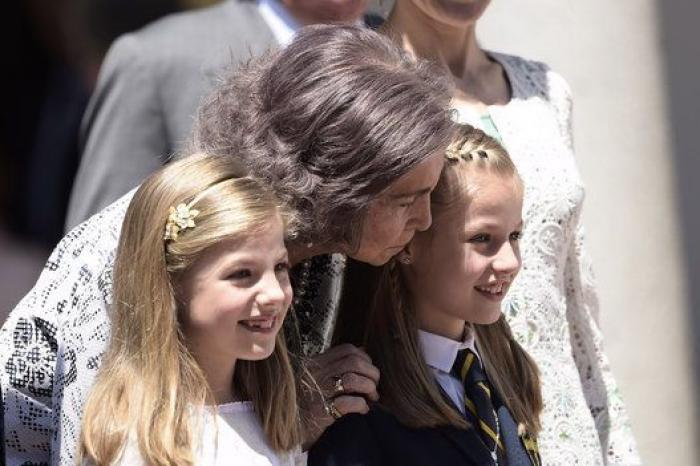 La Familia Real reaparece al completo en la Primera Comunión de Leonor (FOTOS)