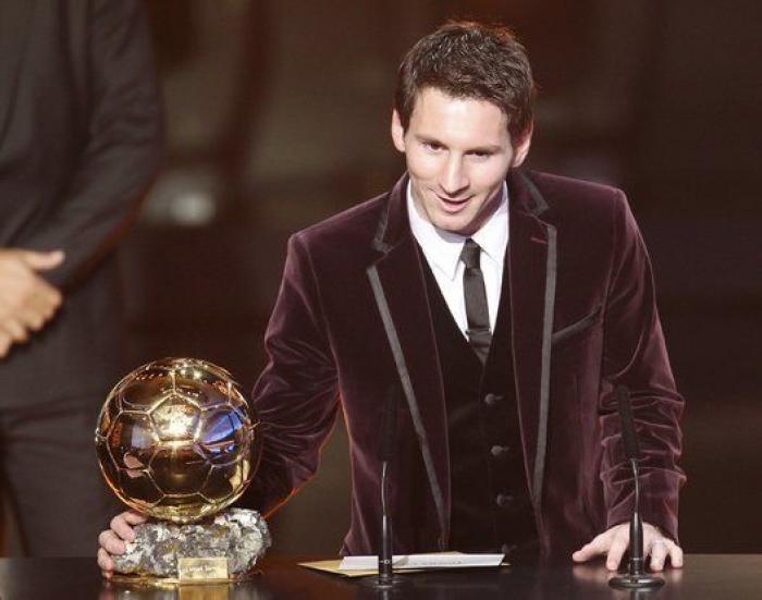 El traje de Messi en el Balón de Oro 2016: el rey de las chaquetas se modera
