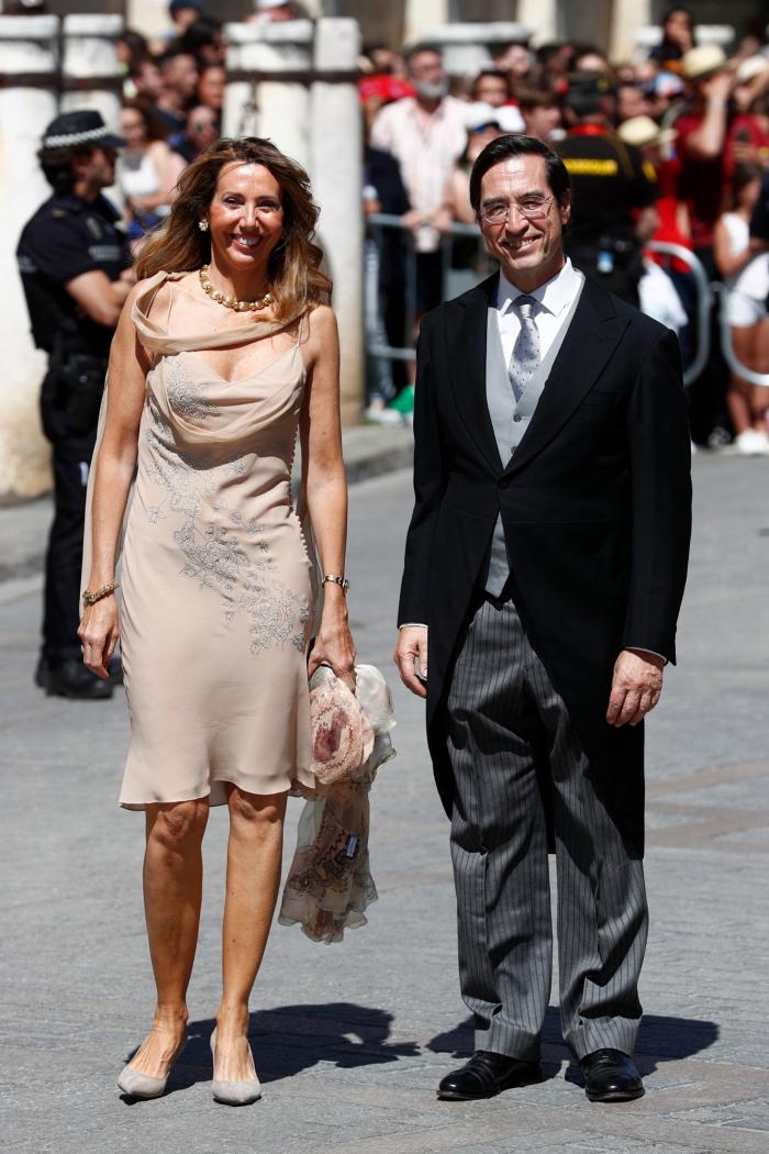 Victoria Beckham da otro uso al vestido de la boda de Pilar Rubio y Sergio Ramos
