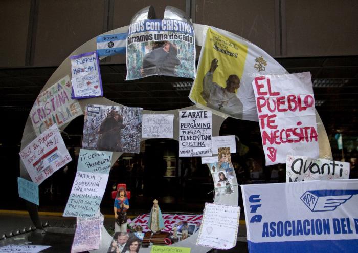 Alberto Fernández se impone con contundencia a Macri en las primarias en Argentina