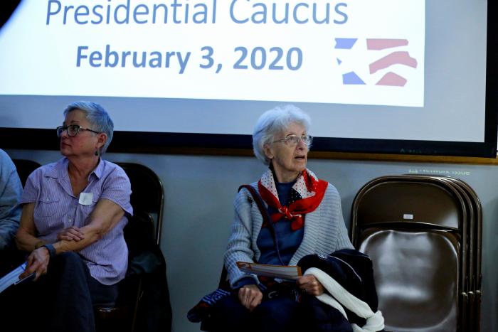 Una cadena de "inconsistencias" en el recuento retrasa los resultados del 'caucus' en Iowa