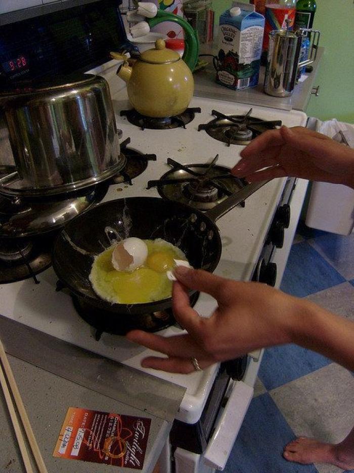 Desastre en la cocina: 'eggfails' o el drama de no saber cocinar huevos (FOTOS)