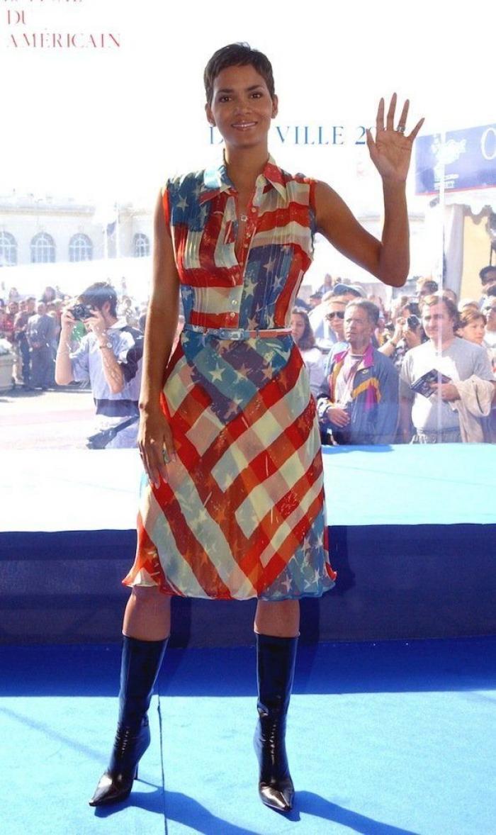 Halle Berry se marca un hidalgo en plena Comic-Con