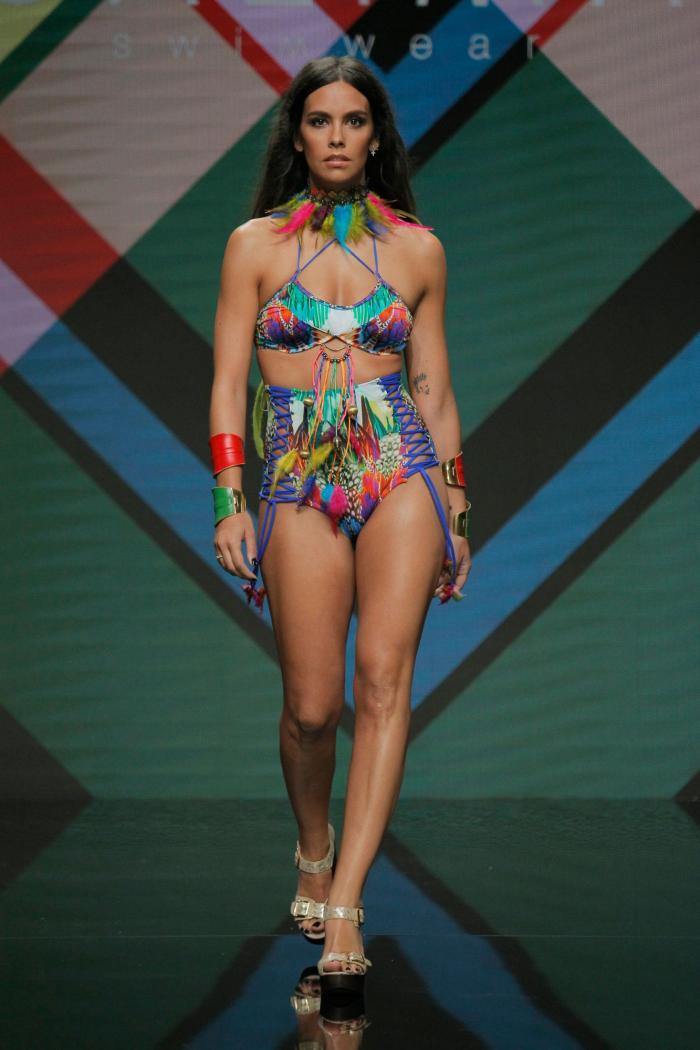 El llamativo detalle físico que todos miran en esta foto de Cristina Pedroche en bikini: salta a la vista