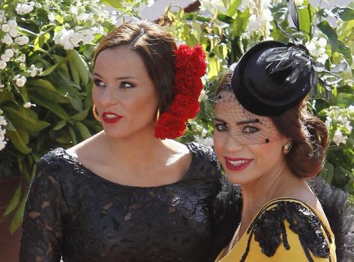 Fotos de la boda de Eva González y Cayetano Rivera: los vestidos y pamelas de las invitadas