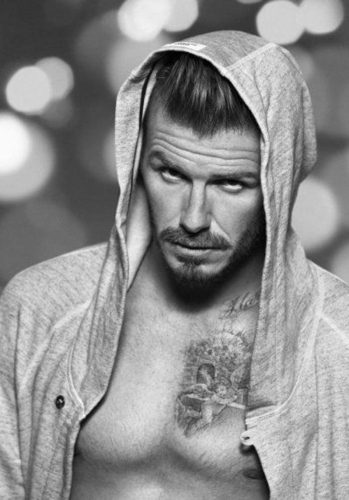 Beckham se retira del campo pero siempre le quedarán los anuncios: 39 de sus mejores fotos (FOTOS)