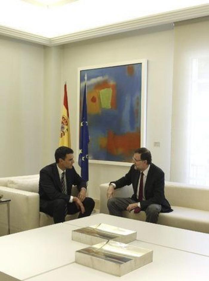 Felipe González parodia (un poco) a Rajoy: éste levanta el dedo y suelta esta joya