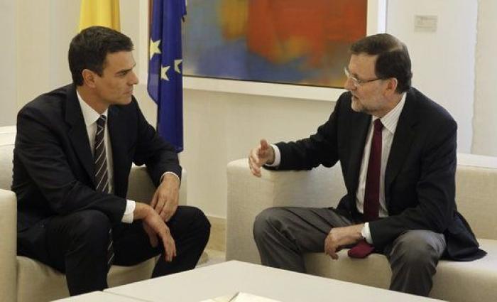 Felipe González parodia (un poco) a Rajoy: éste levanta el dedo y suelta esta joya