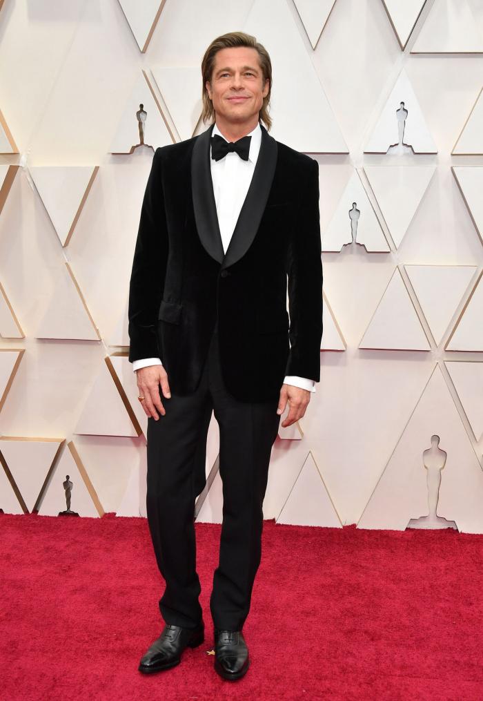 Brad Pitt gana el Oscar, pero patina con el discurso